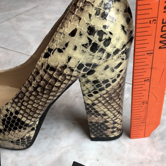 Kenneth Cole Reaction Platform High Heels - Picture 8 of 12